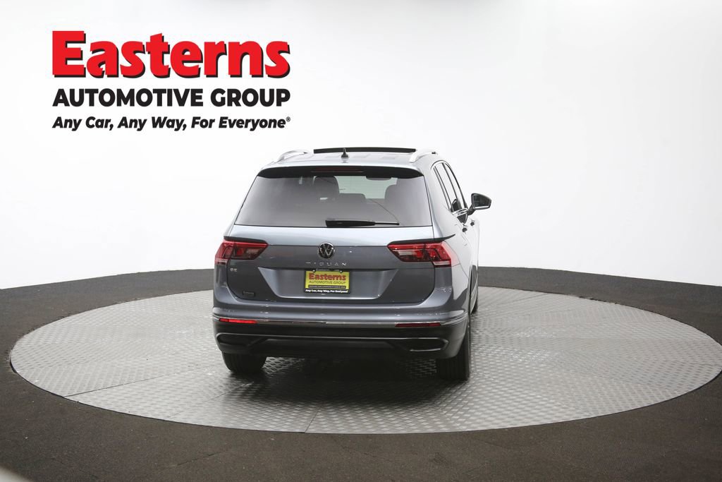 Used 2022 Volkswagen Tiguan SE w/ Panoramic Sunroof Package image 39