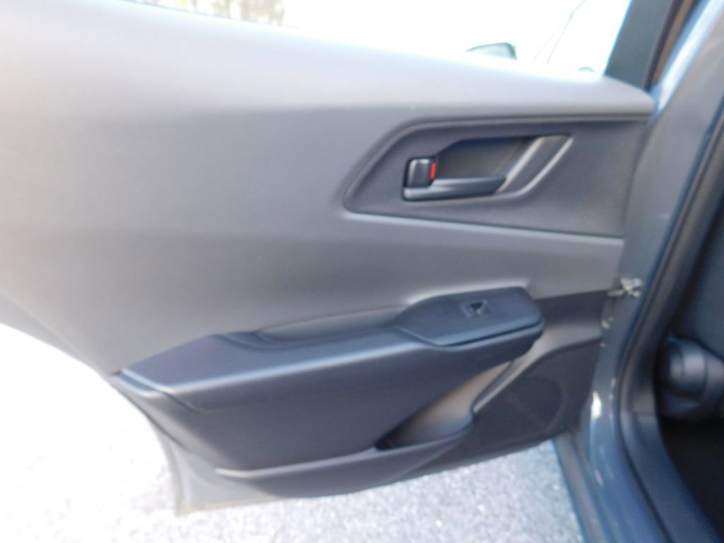 Used 2024 Toyota Prius LE image 8