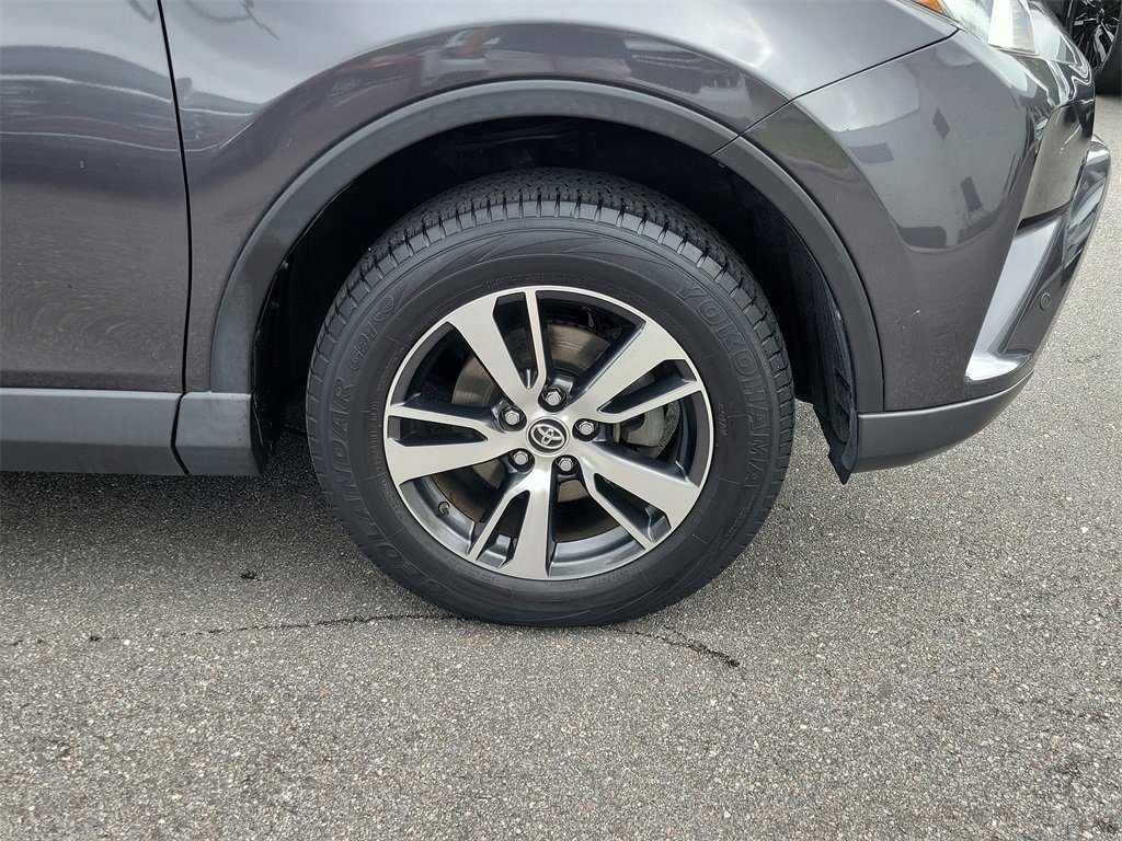 Used 2018 Toyota RAV4 XLE image 18