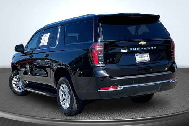 Used 2025 Chevrolet Suburban LT AWD/4WD image 4