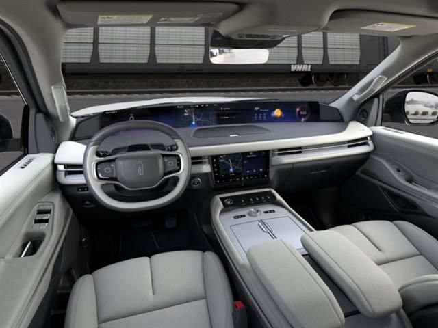 New 2026 Lincoln Navigator Reserve w/ Jet Appearance Package AWD/4WD image 9
