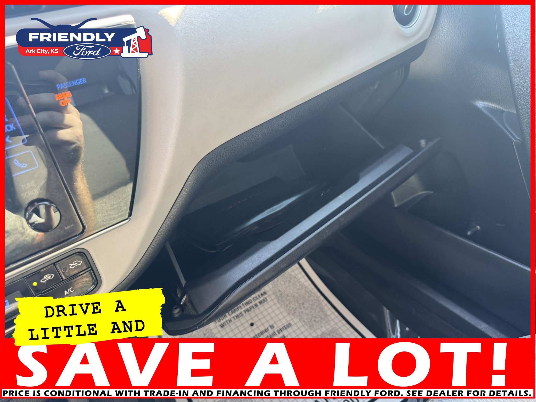 Used 2018 Toyota Corolla LE image 25