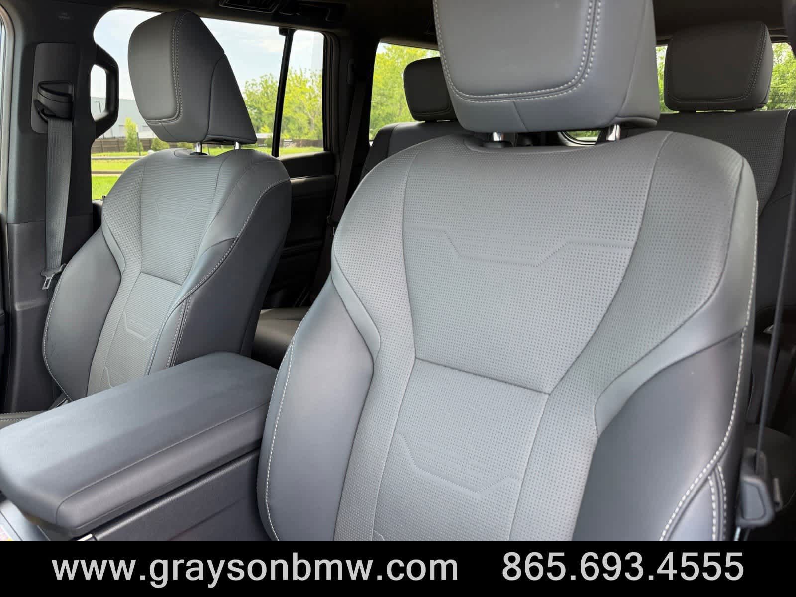 Used 2024 Lexus GX 550 w/ Accessory Package (2T) AWD/4WD image 13