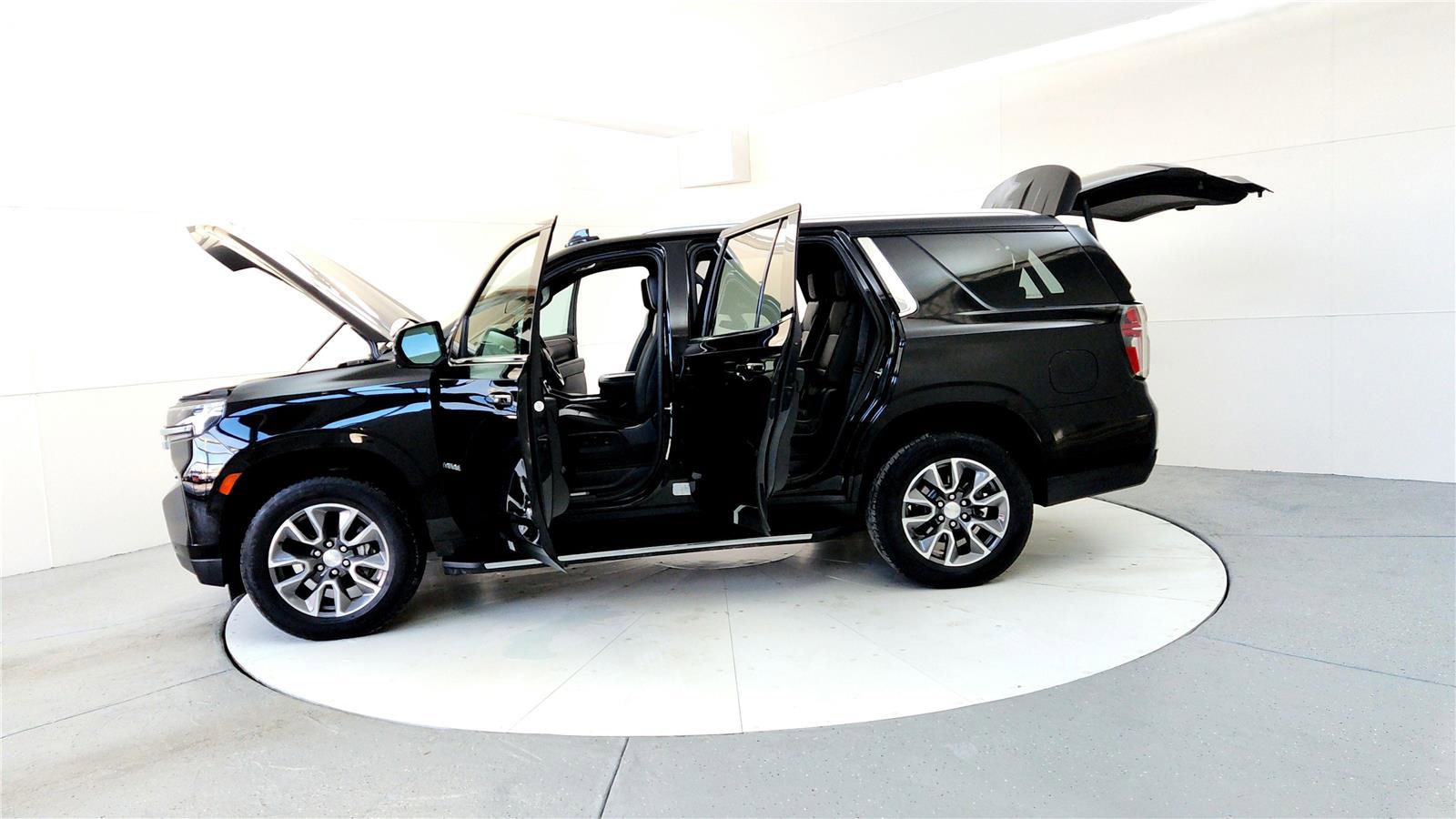 Used 2022 Chevrolet Tahoe LT w/ Luxury Package image 10