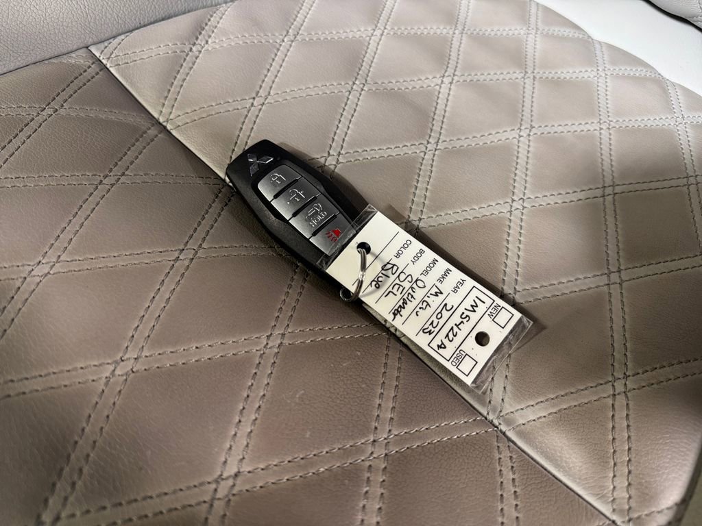 Used 2023 Mitsubishi Outlander SEL image 32