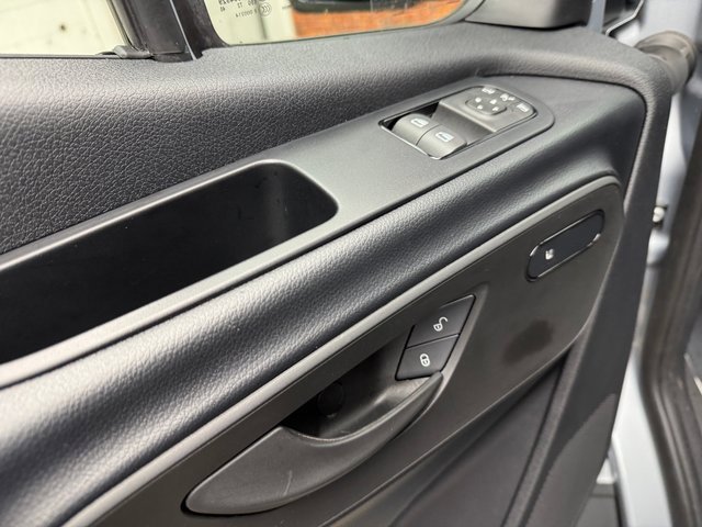 Used 2025 Mercedes-Benz Sprinter 2500 image 11