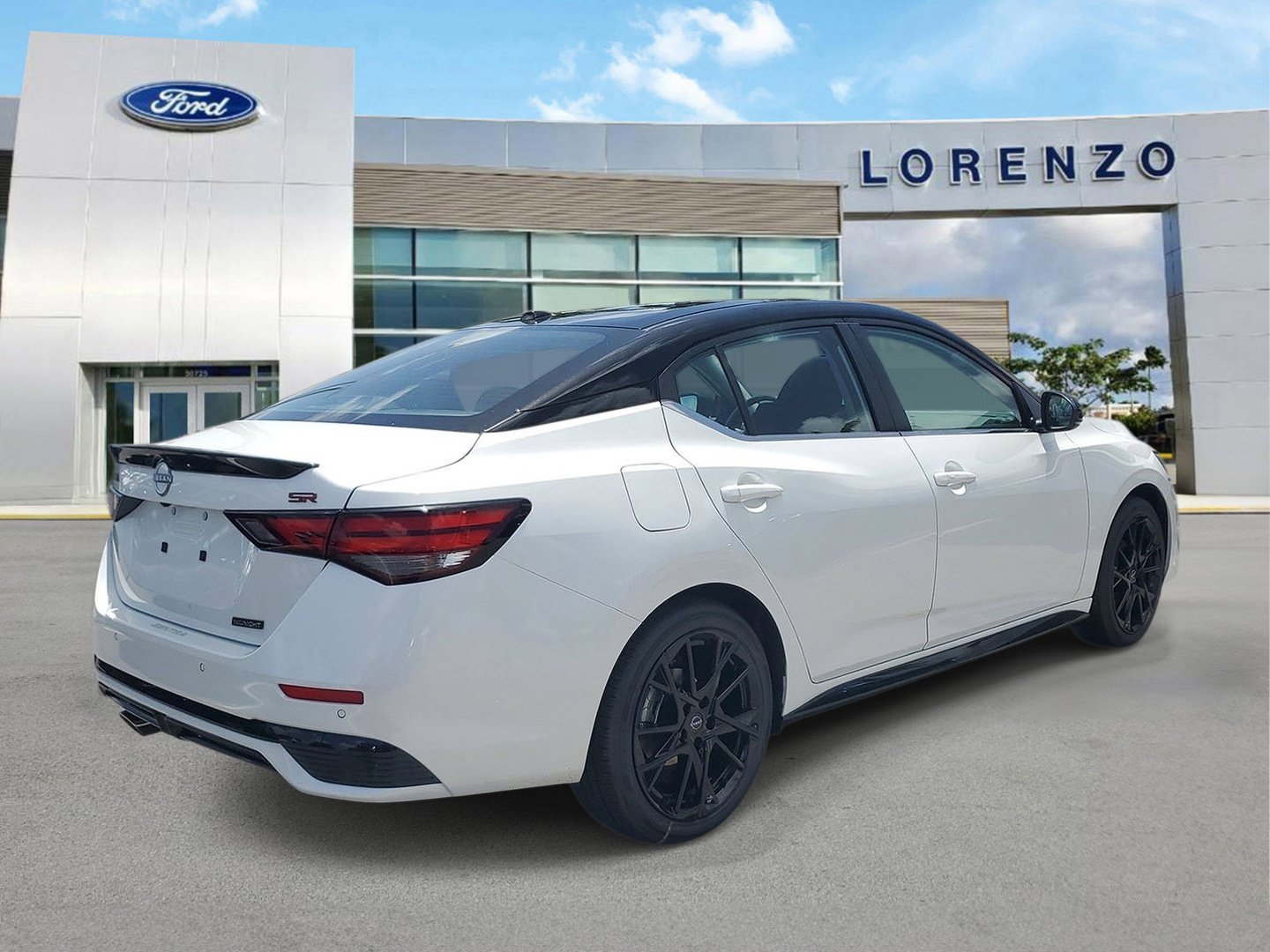 Used 2025 Nissan Sentra SR w/ Midnight Edition FWD image 4