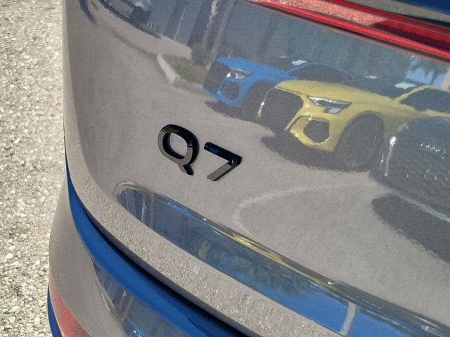 Certified 2025 Audi Q7 2.0T Premium w/ Convenience Plus Package image 8