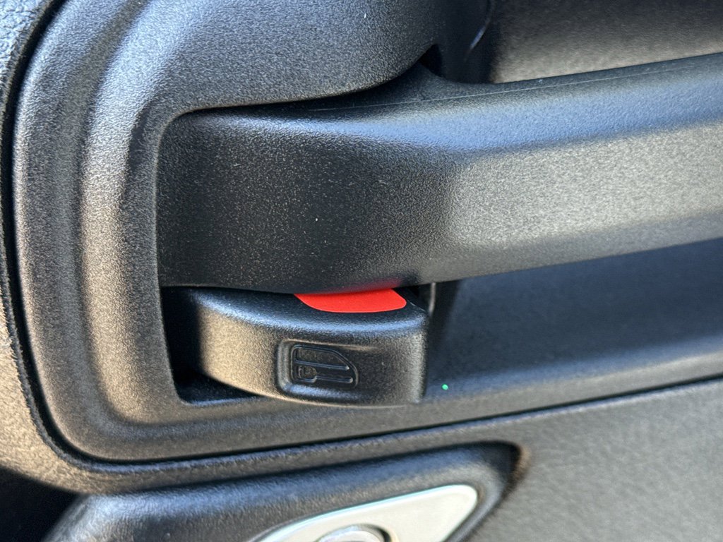 Used 2016 Jeep Wrangler Unlimited Sahara image 27