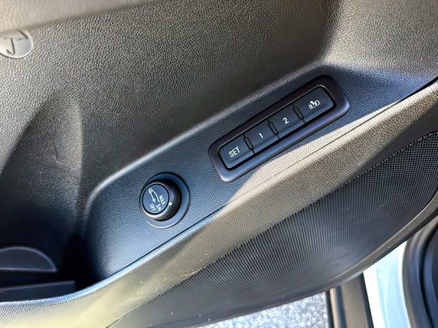 Used 2021 Chevrolet Equinox Premier AWD/4WD image 22