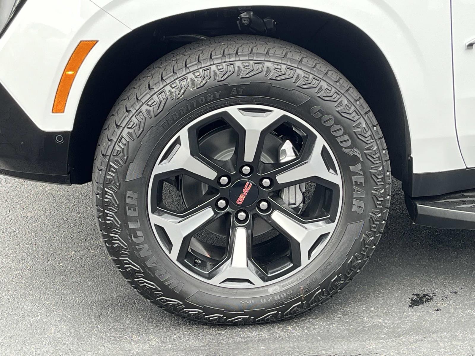 New 2026 GMC Yukon AT4 image 12