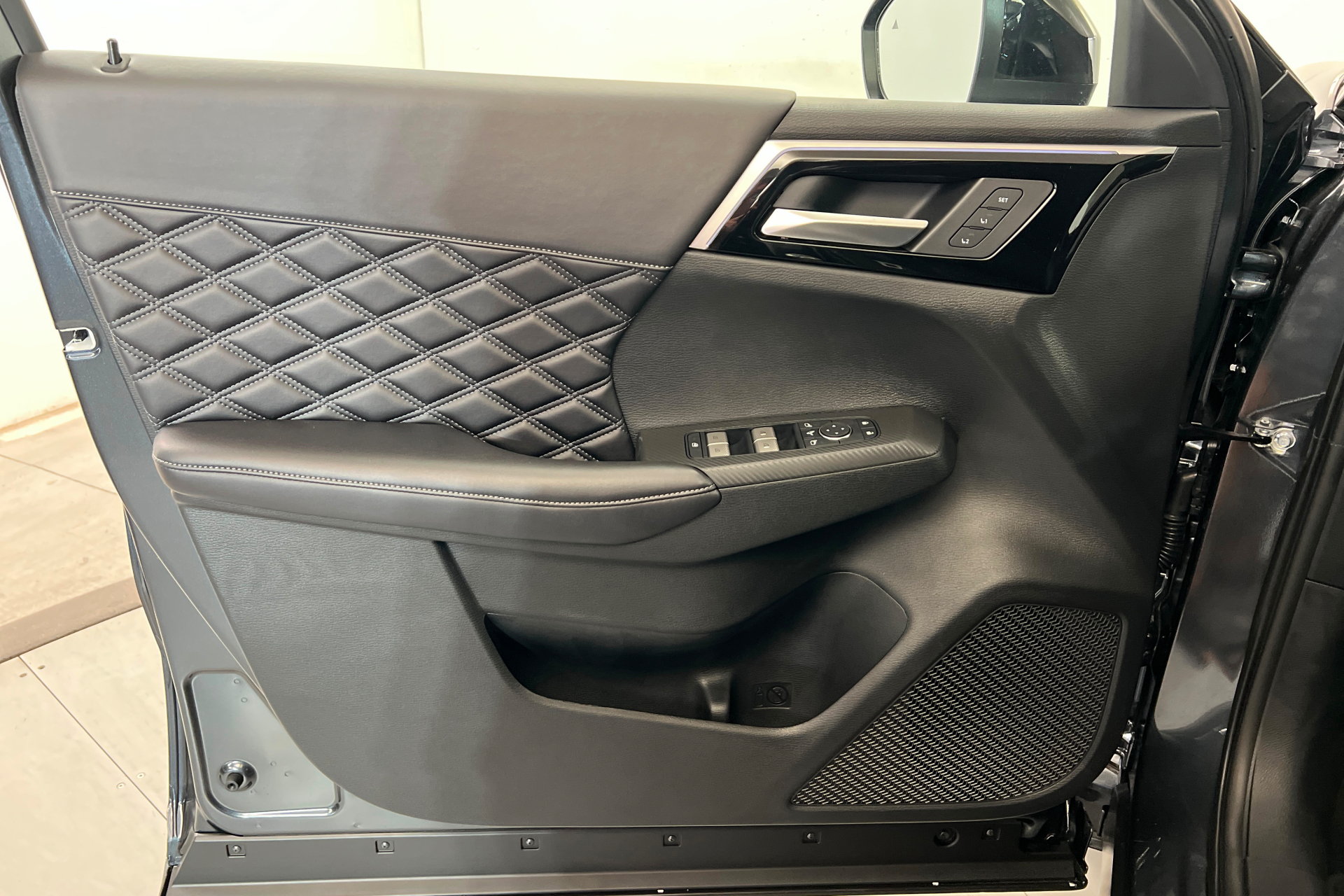 New 2026 Nissan Rogue Platinum AWD/4WD image 14
