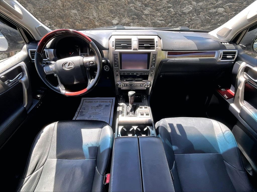 Used 2016 Lexus GX 460 Luxury w/ Preferred Accessory Package AWD/4WD image 13