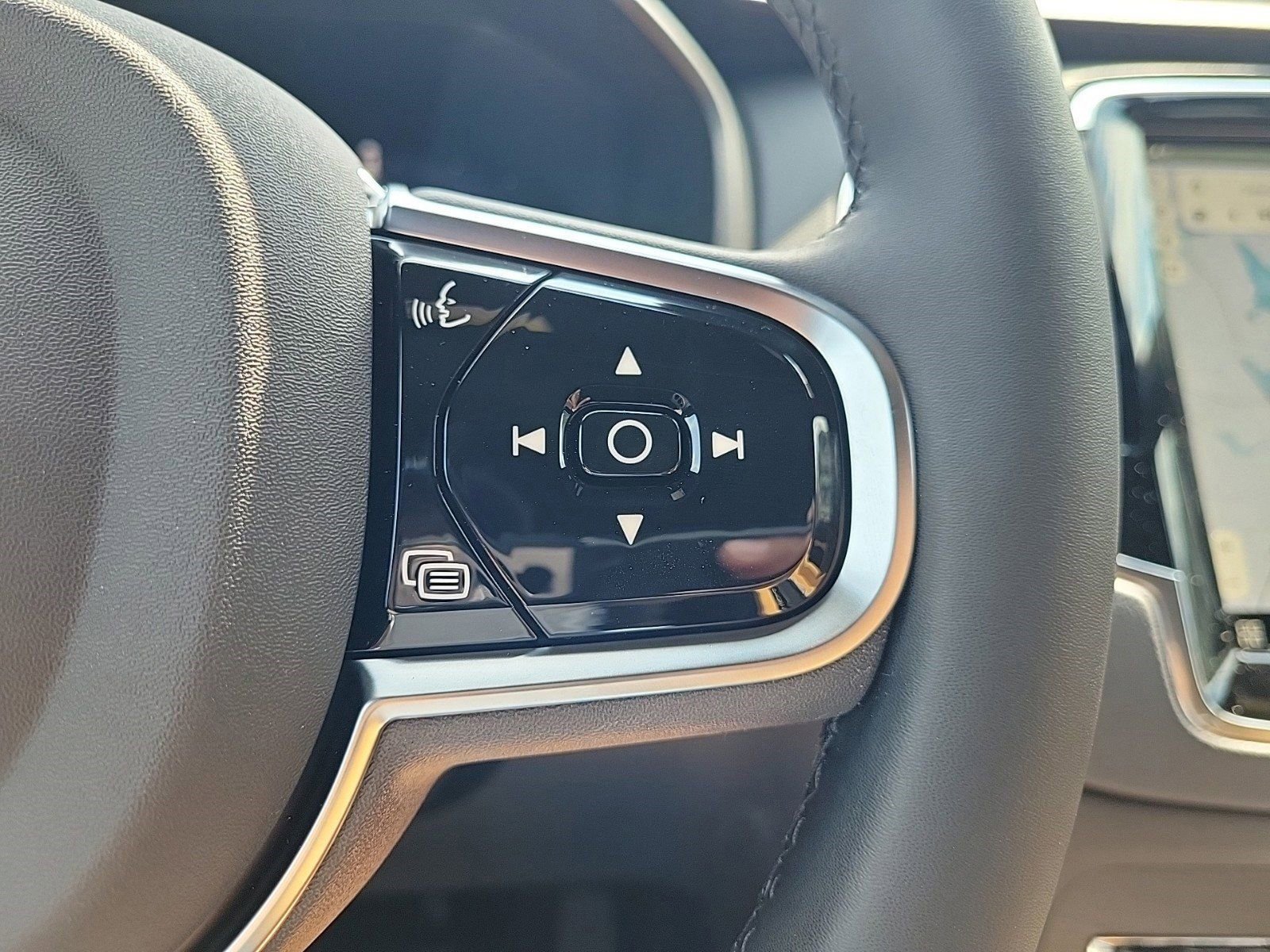 New 2024 Volvo XC90 T8 Ultimate w/ Protection Package Premier image 23