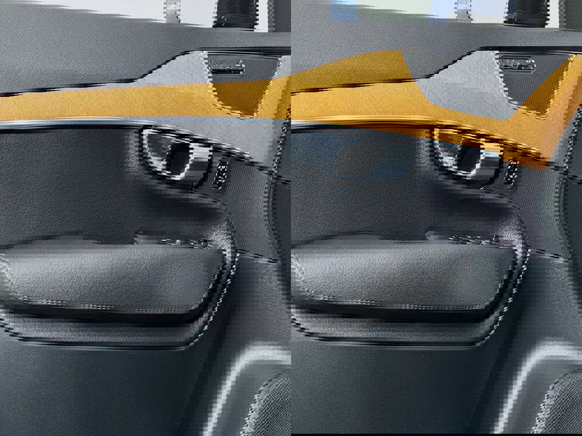 Used 2022 Volvo XC90 T5 Momentum image 16