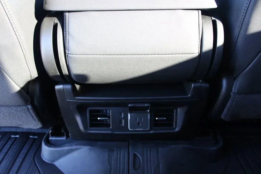 New 2026 GMC Sierra 3500 SLT image 32