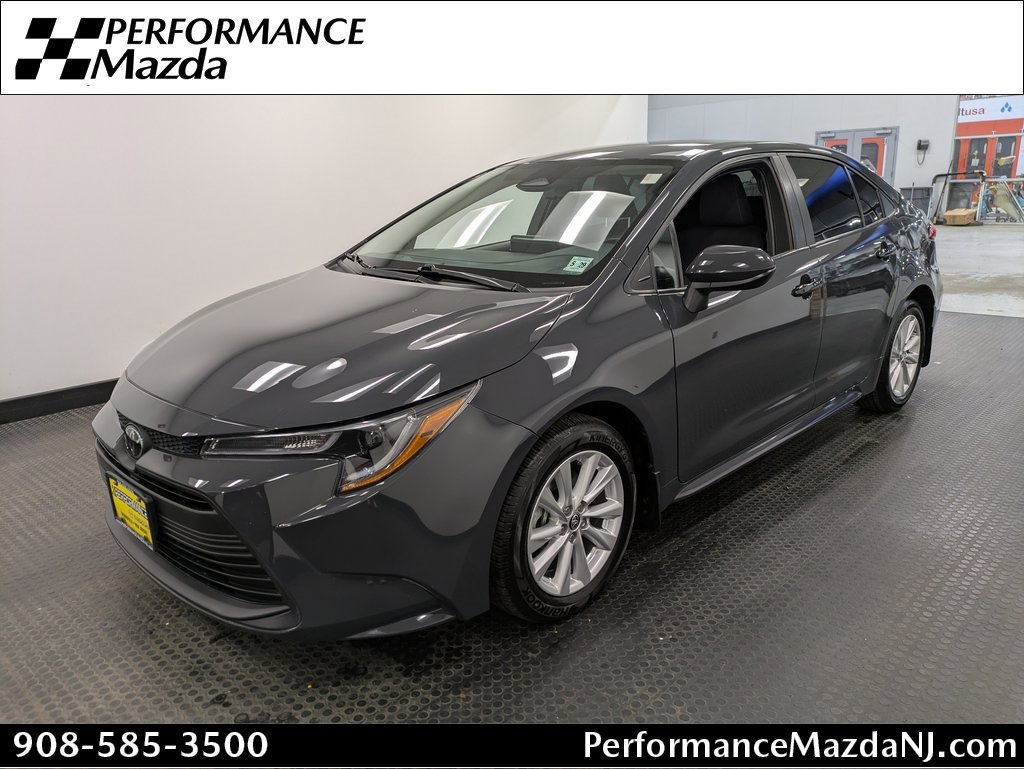Used 2024 Toyota Corolla LE image 1