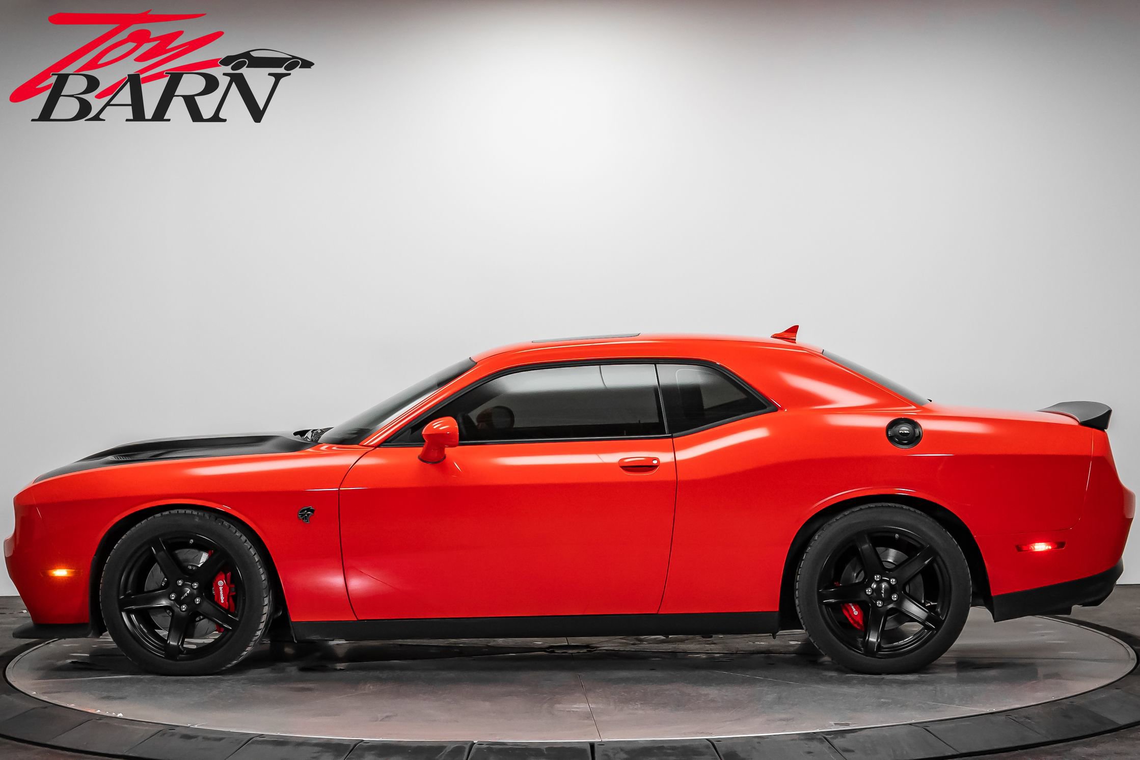 Used 2017 Dodge Challenger SRT Hellcat video 2