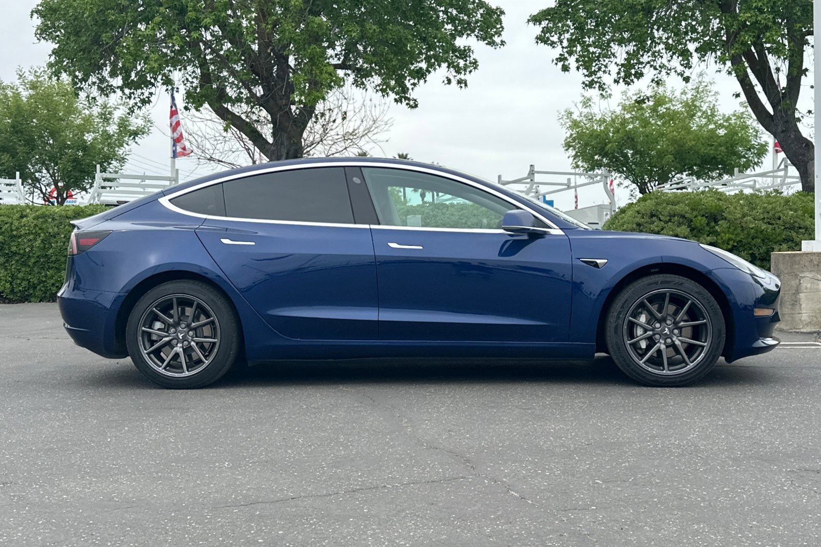 Used 2019 Tesla Model 3 image 3