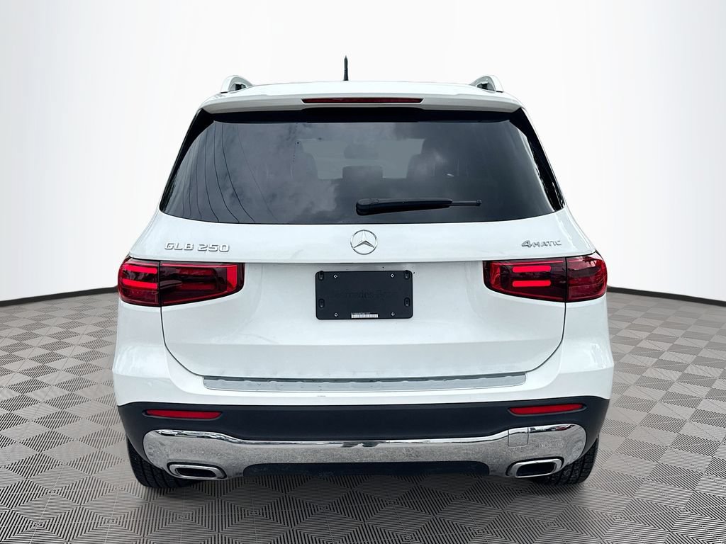 Used 2025 Mercedes-Benz GLB 250 4MATIC image 7