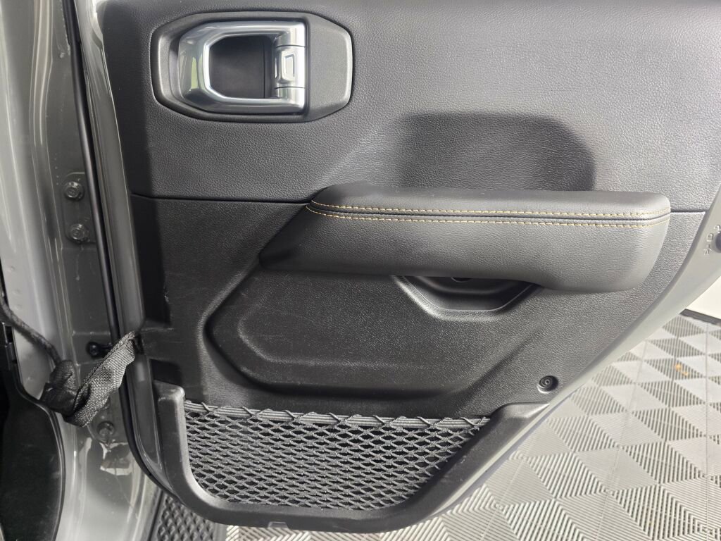 Used 2022 Jeep Gladiator Overland image 41
