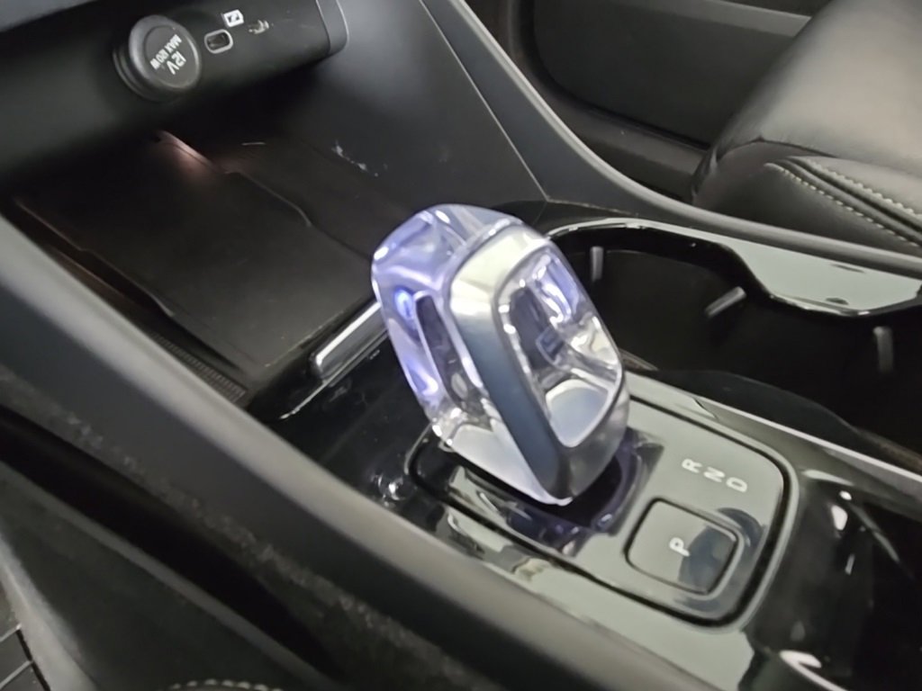 Certified 2023 Volvo XC40 B5 Plus w/ Driver Assist Package image 26