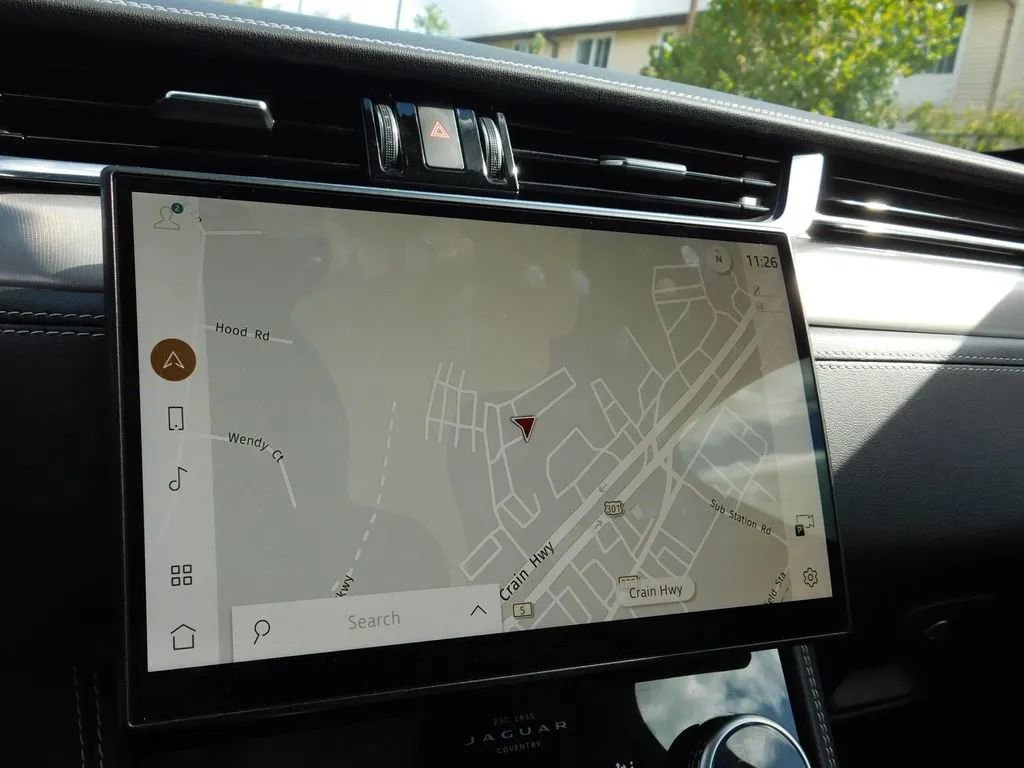 Used 2025 Jaguar F-PACE R-Dynamic S image 18