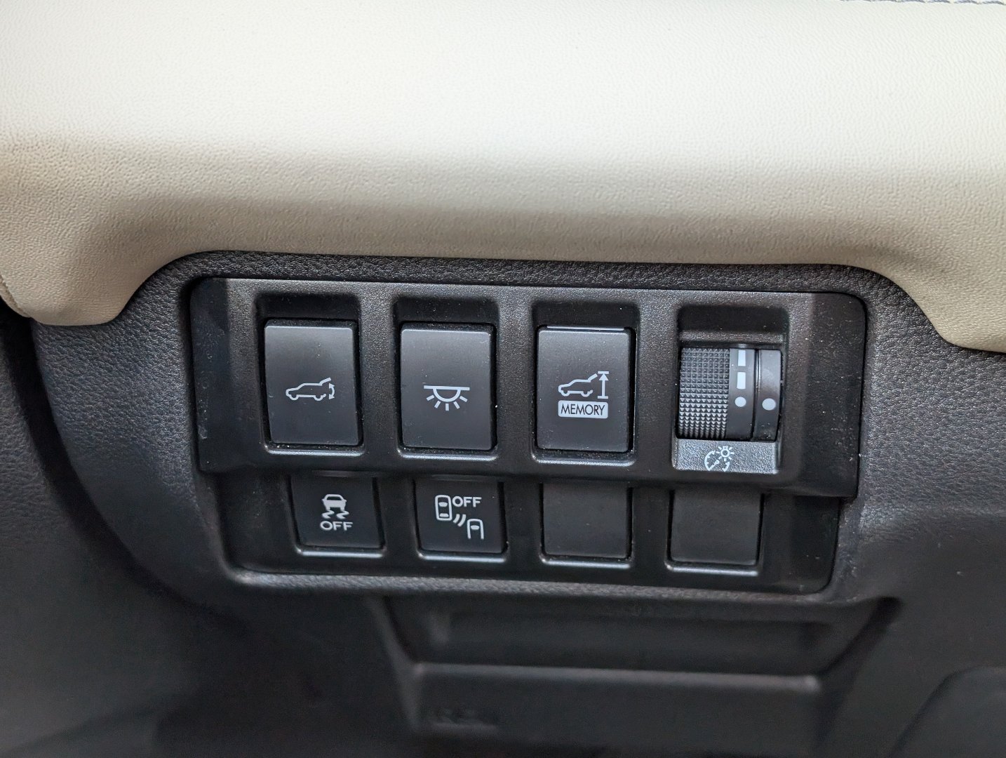 Used 2022 Subaru Ascent Limited w/ Technology Package AWD/4WD image 19