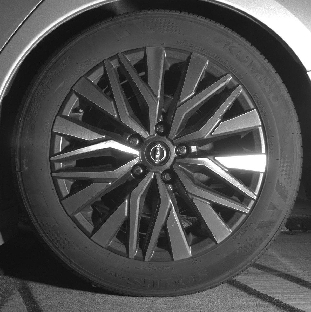 Used 2025 Nissan Altima 2.5 SV image 14