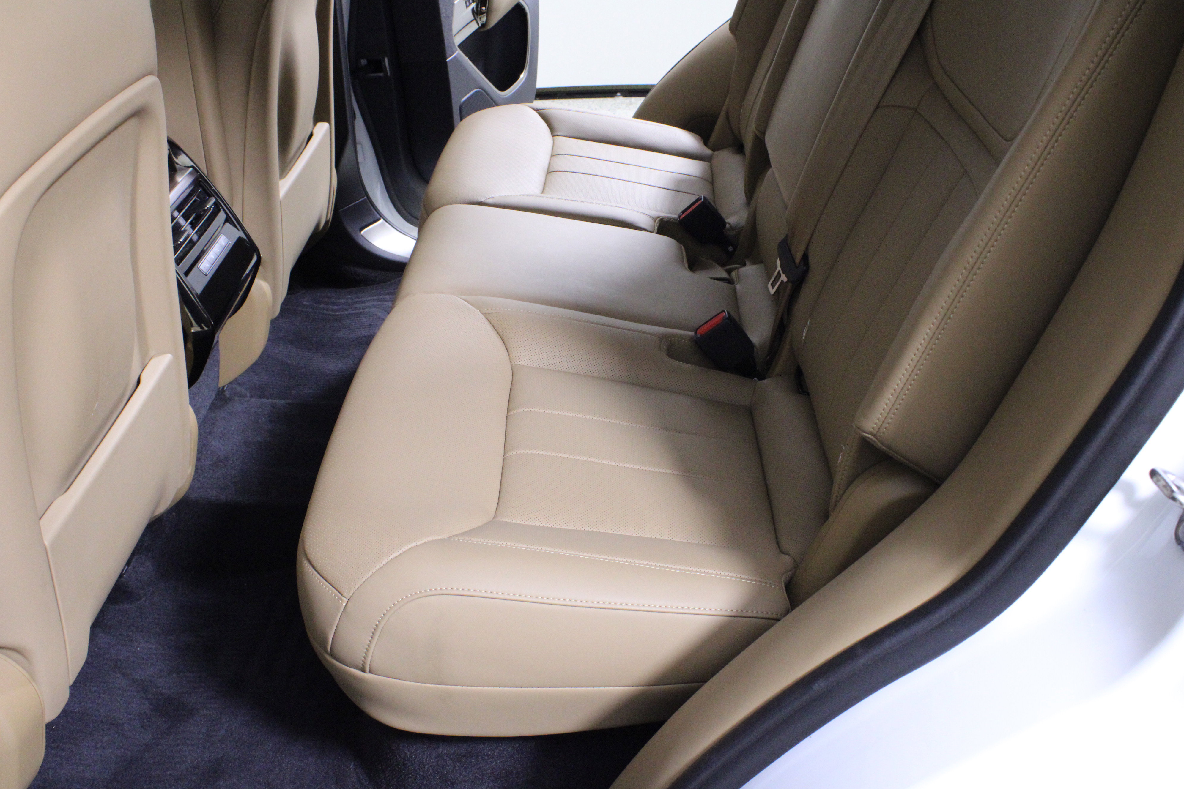 Used 2024 Land Rover Range Rover Sport SE image 13