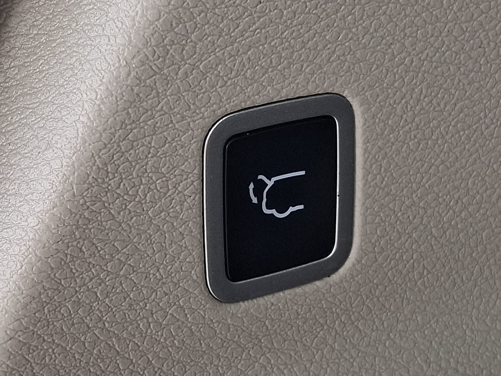 Used 2023 Chrysler Pacifica Limited FWD image 27