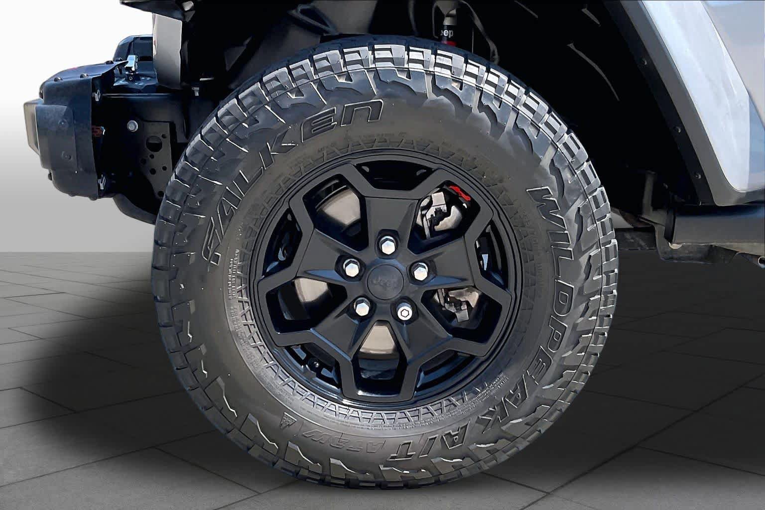 Used 2020 Jeep Gladiator Rubicon AWD/4WD image 11