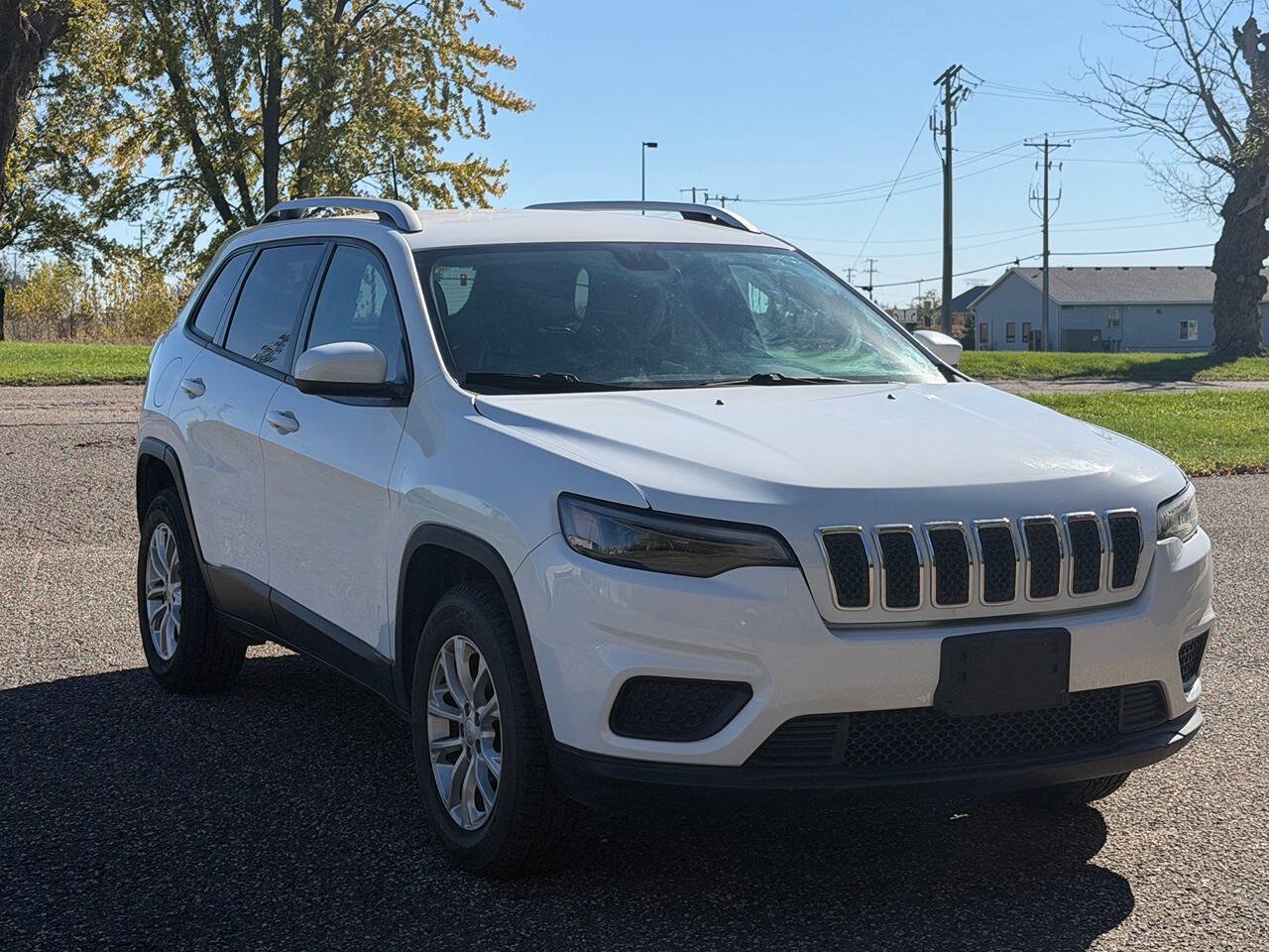 Used 2020 Jeep Cherokee Latitude w/ Cold Weather Group AWD/4WD image 5
