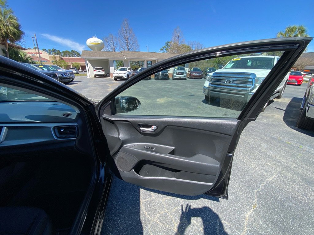 Used 2022 Kia Rio S image 36