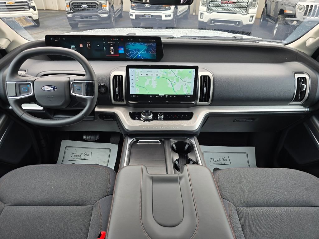 Used 2025 Ford Expedition Max Active RWD image 3