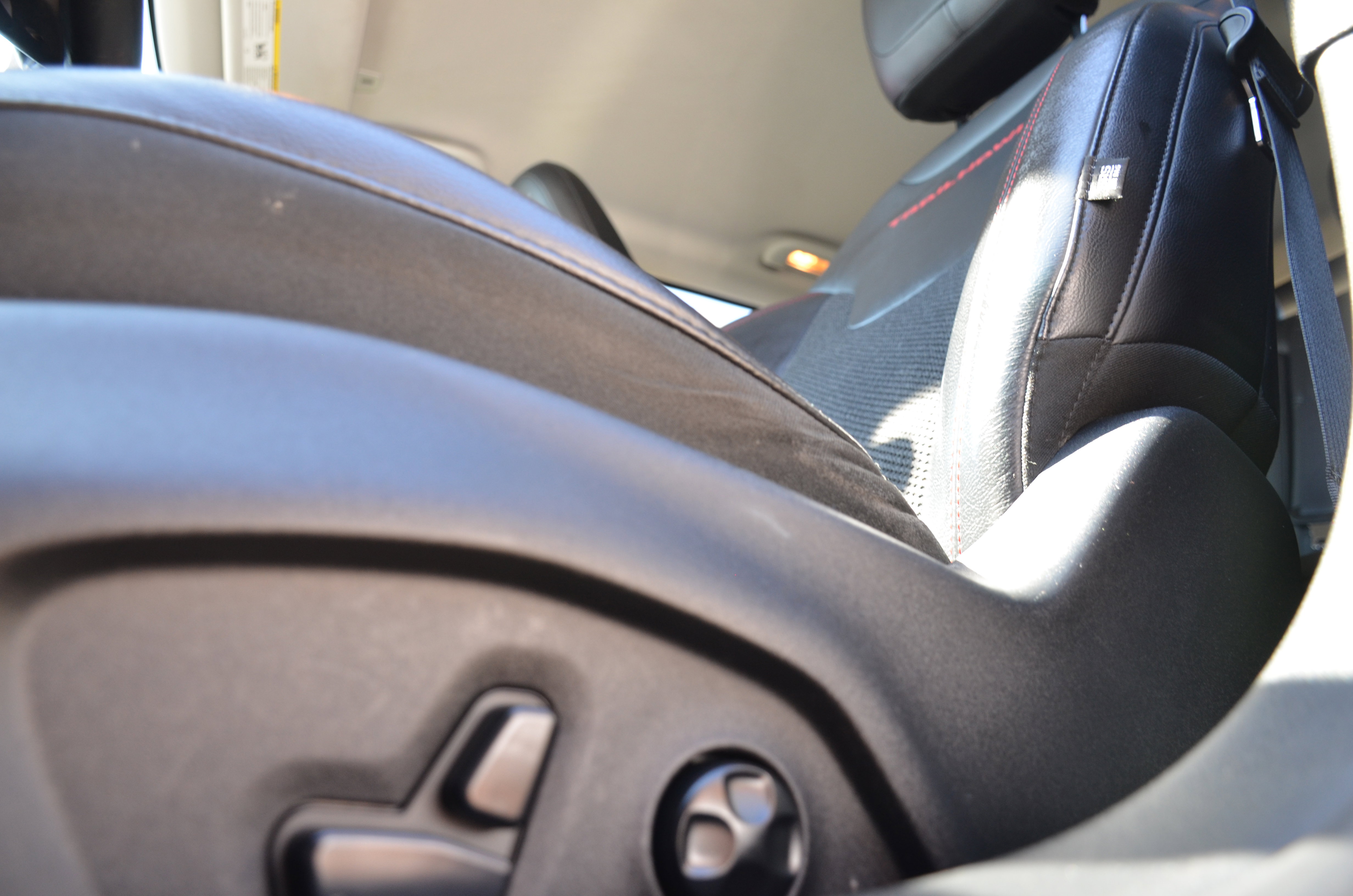 Used 2018 Jeep Compass Trailhawk w/ Navigation Group image 17