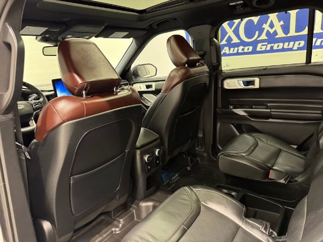 Used 2020 Ford Explorer Platinum w/ Premium Technology Package image 34