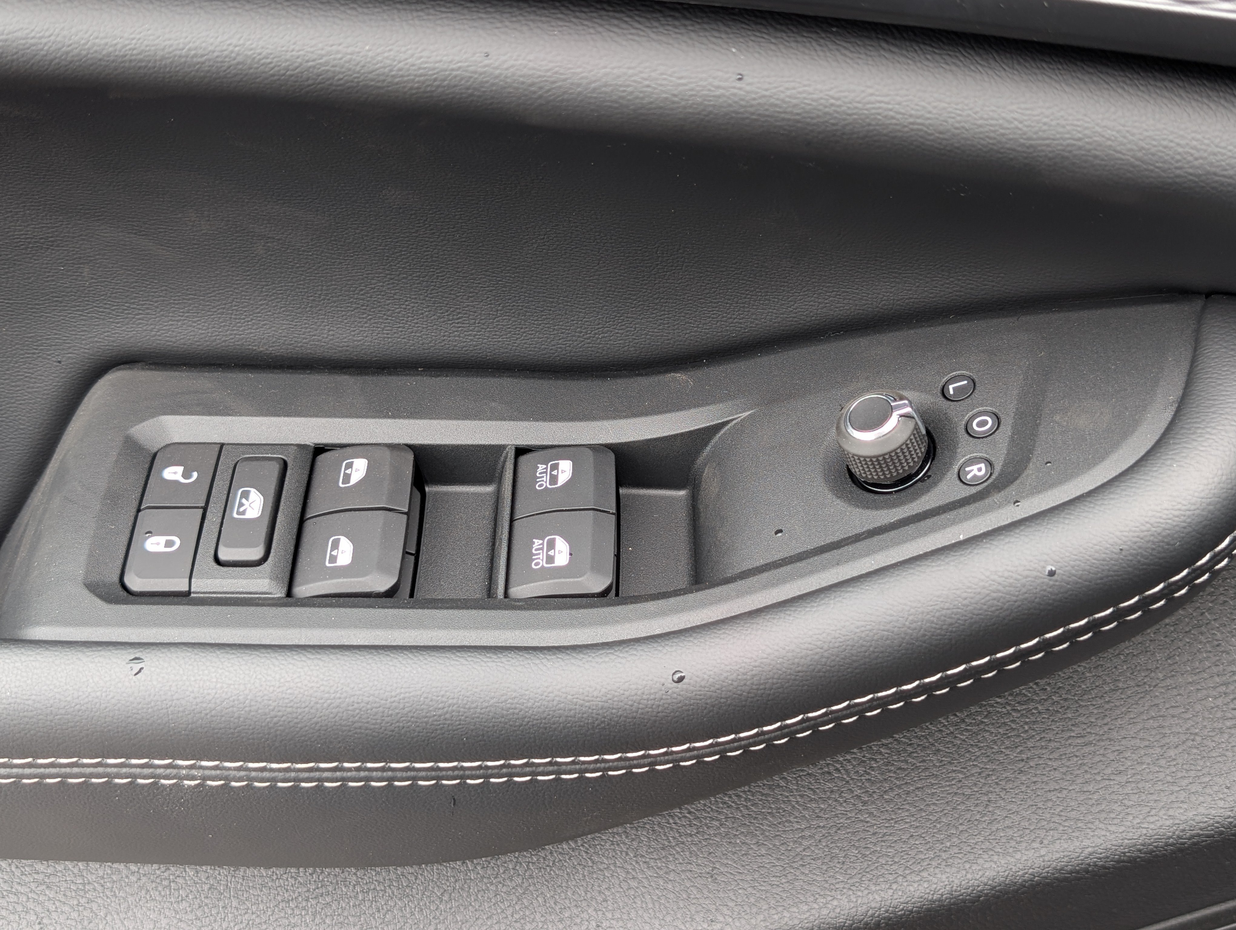 New 2025 Jeep Grand Cherokee Altitude AWD/4WD image 17