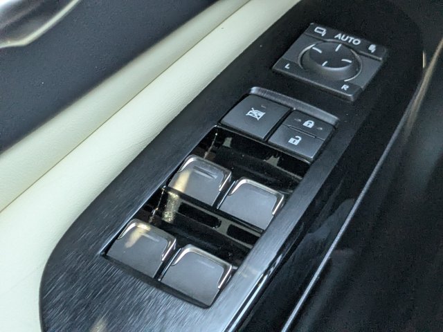 Certified 2022 Lexus ES 350 Ultra Luxury w/ Accessory Package 2 FWD image 22