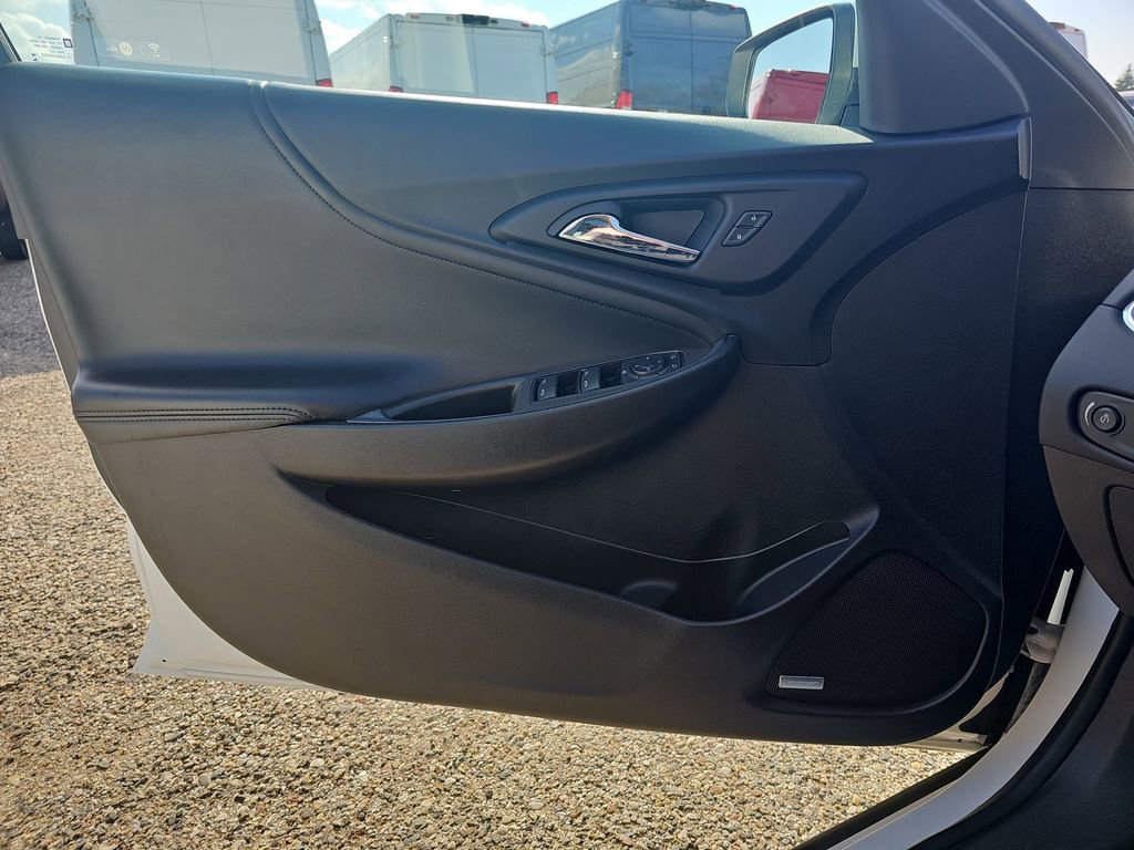 Used 2018 Chevrolet Malibu LT w/ Leather Package image 25