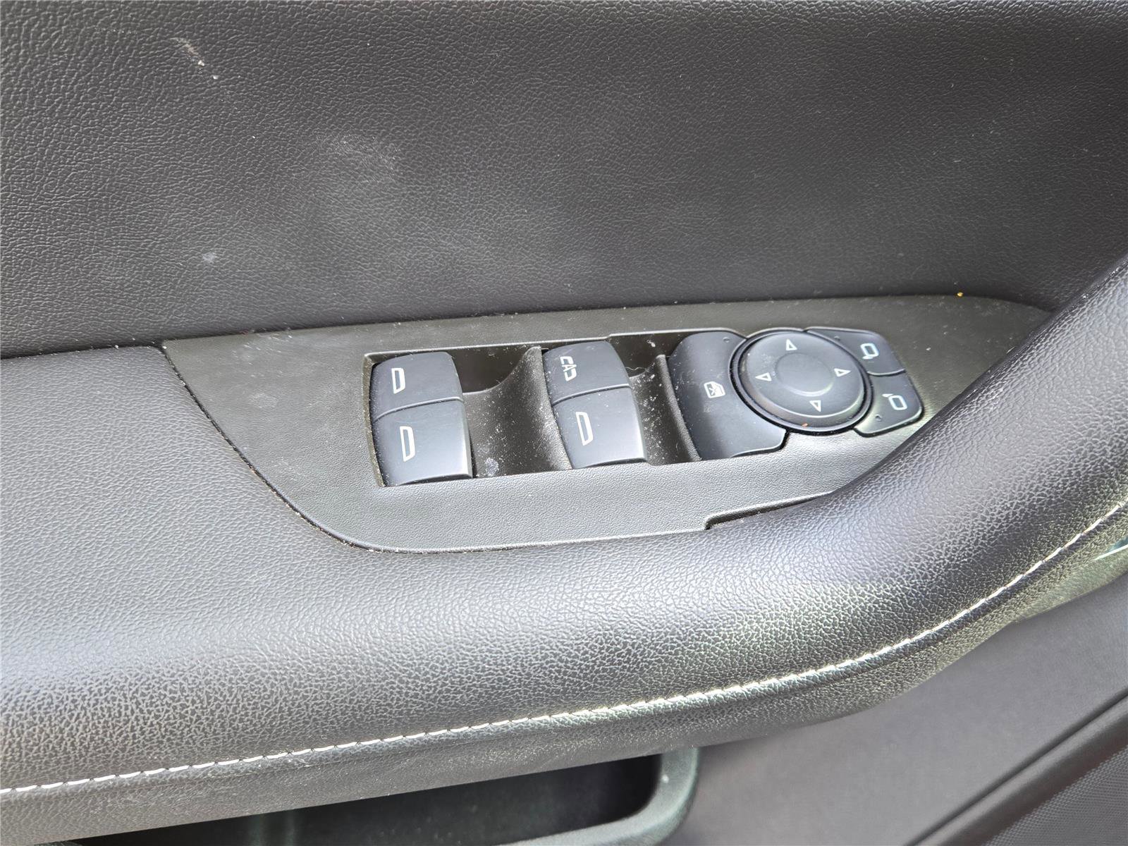 Used 2023 Chevrolet Blazer LT image 21