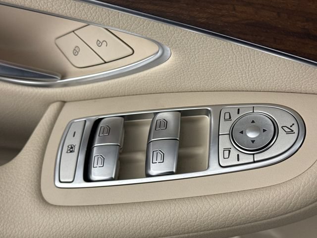 Used 2022 Mercedes-Benz GLC 300 4MATIC image 29