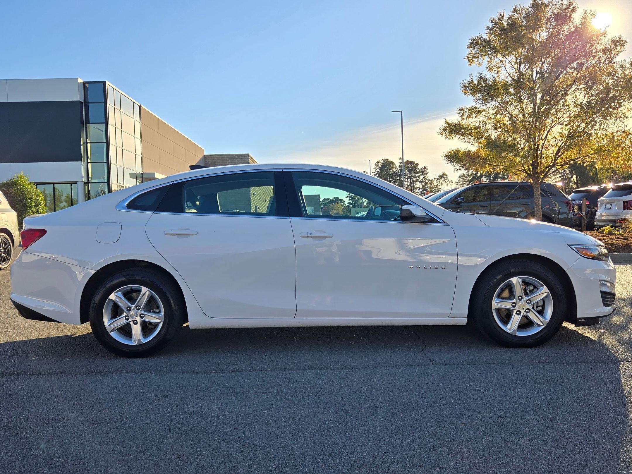 Used 2022 Chevrolet Malibu LS w/ Driver Confidence Package II image 8