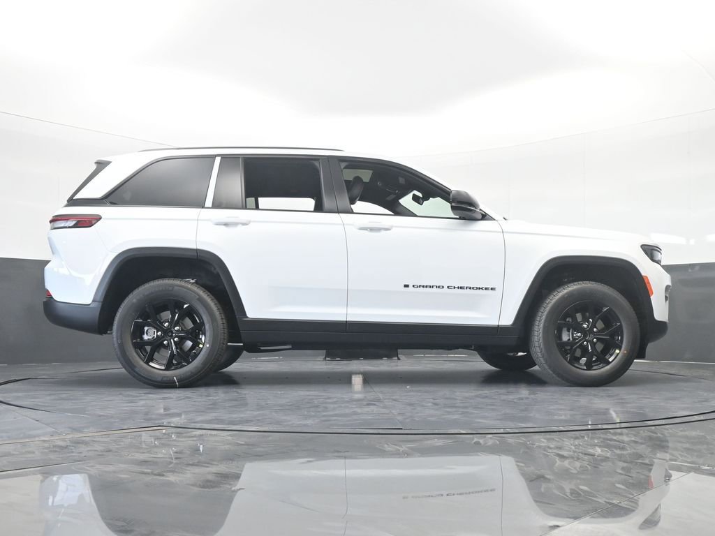 New 2025 Jeep Grand Cherokee Altitude image 56