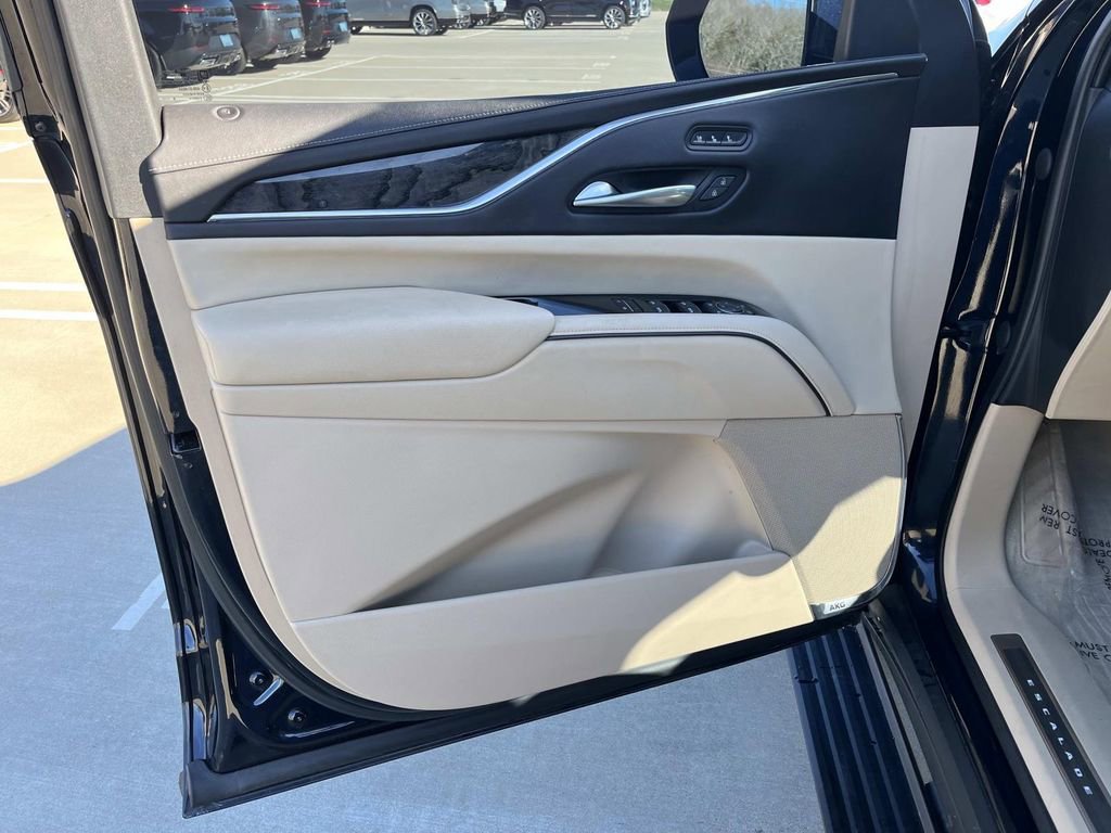Certified 2021 Cadillac Escalade Premium Luxury w/ Driver Assist Tech Package image 26