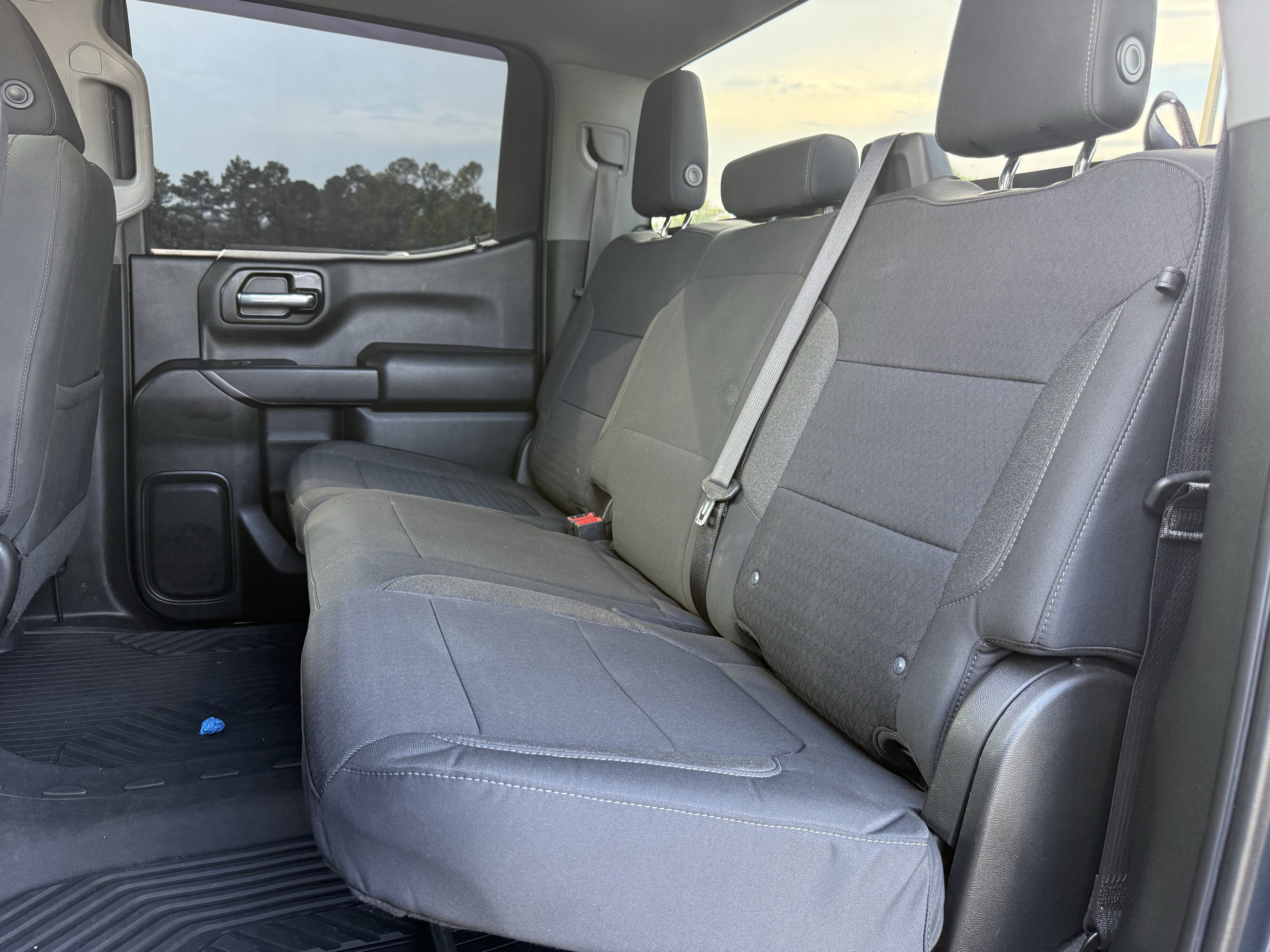 Used 2022 Chevrolet Silverado 1500 LT AWD/4WD image 32