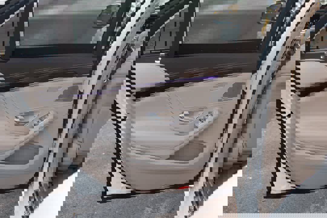 Used 2019 Mercedes-Benz S 560 4MATIC Sedan image 32