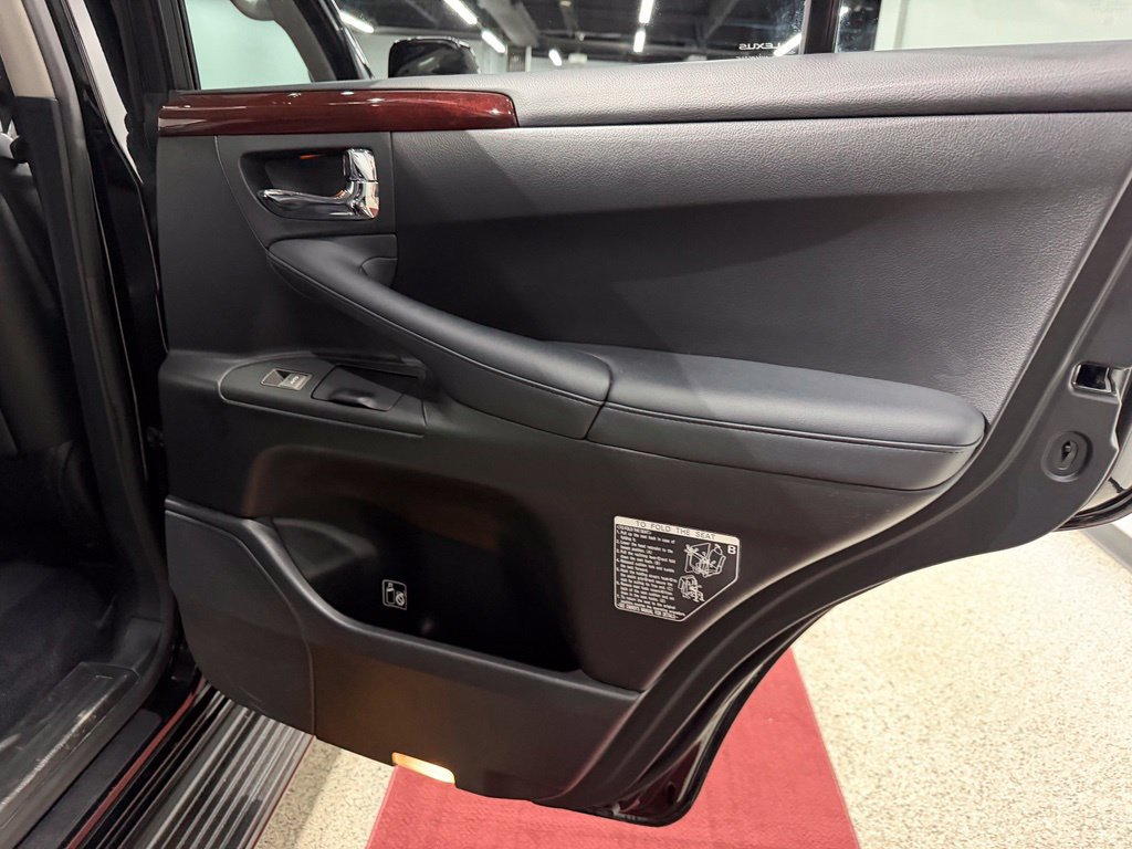 Used 2014 Lexus LX 570 4WD image 31