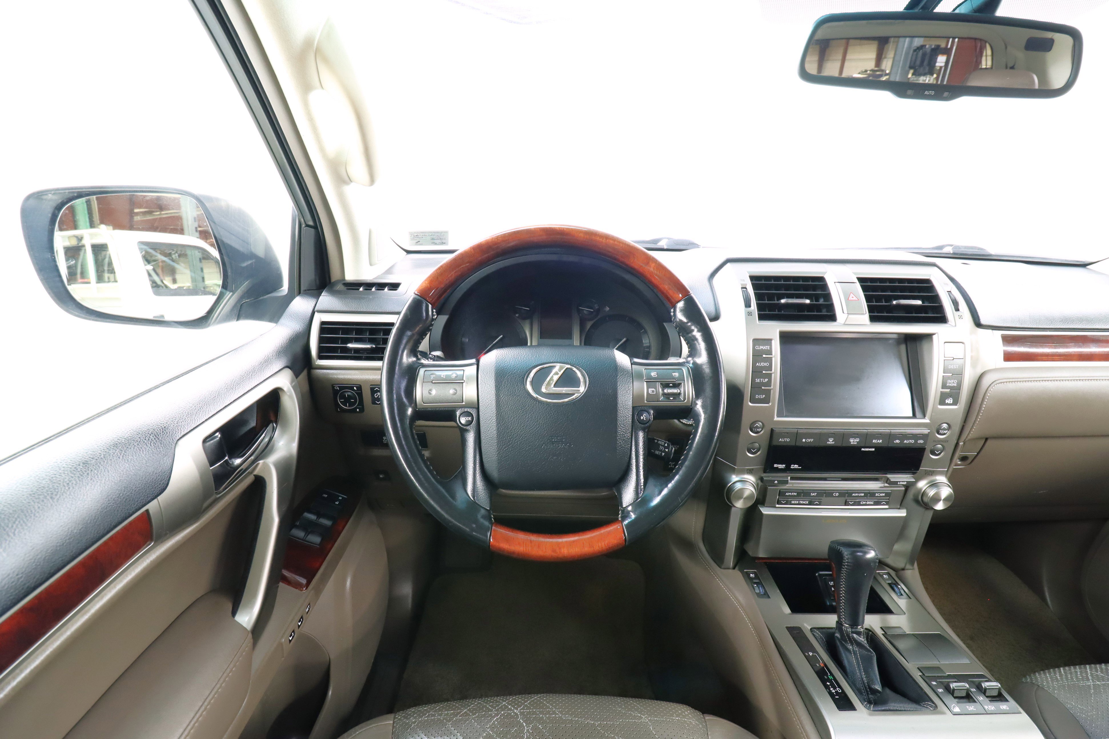 Used 2010 Lexus GX 460 image 10