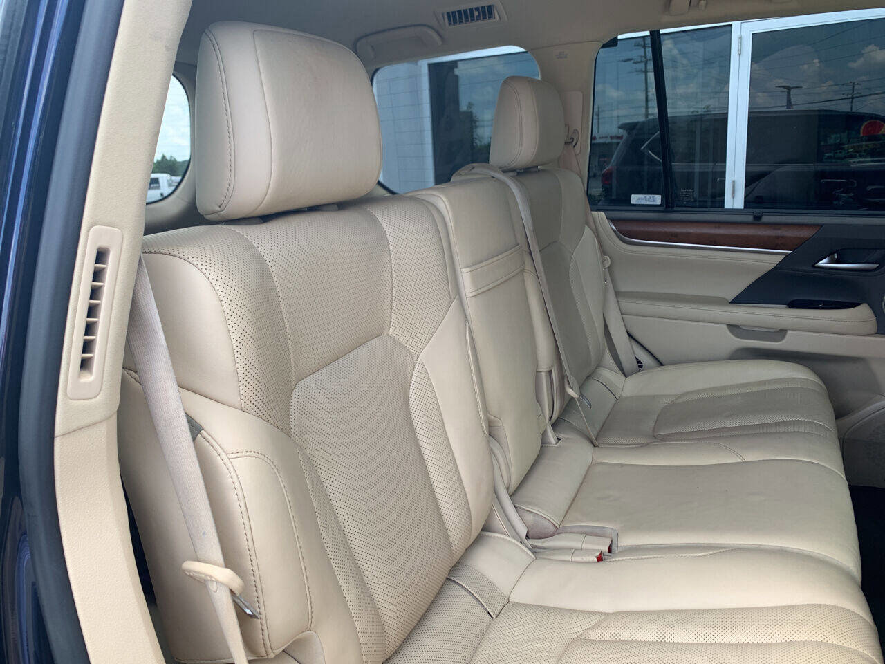 Used 2018 Lexus LX 570 4WD image 17